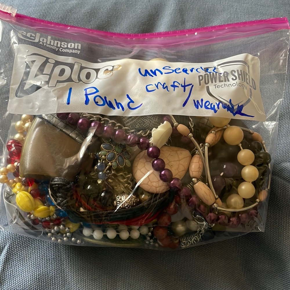 1 pound unsearched/untested jewelry